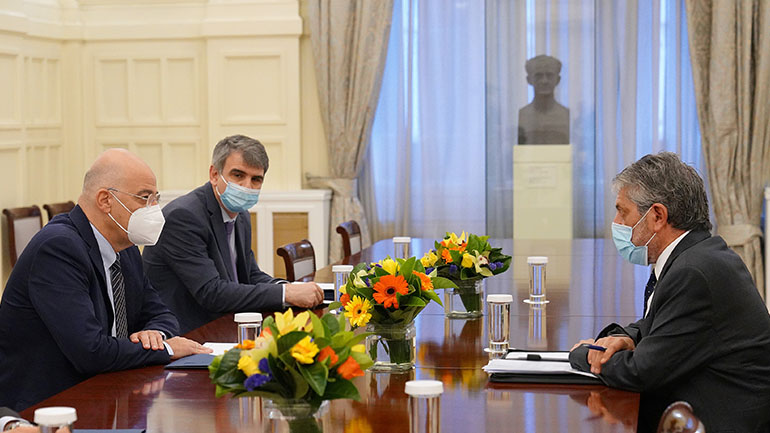 Συνάντηση Ν. Δένδια με τον Παλαιστίνιο πρέσβη